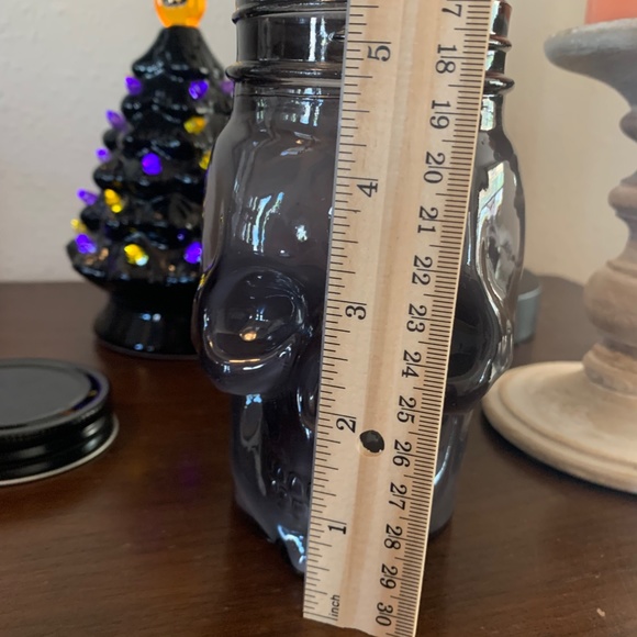 Hand-poured Black Glass Skull Candle - Picture 4 of 8